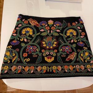 Embroidered Zara mini skirt